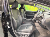 運転席シート廻りは使用感も少なく、良好な状態となっています。前オーナー様が丁寧に使っていたことがよくわかりますね。