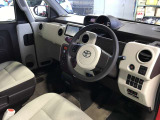 運転席に座ると、前方が見やすくて運転し易そうな印象です♪