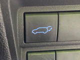 【パワーバックドア】スマートキーや運転席のボタンを押すだけでリアゲートが自動で開閉します!荷物を持っている時や、高い位置にあるバックドアを閉める際に便利な機能です♪