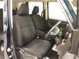 運転席は、高いアイポイントと広いガラスエリア、水平基調のインパネによって、車両前方と周囲の状況をしっかり見渡せる見晴らしの良さが魅力的!