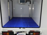 使い勝手を考えられた頼れる荷台スペースです♪