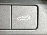 【パワーバックドア】スマートキーや運転席のボタンを押すだけでリアゲートが自動で開閉します!荷物を持っている時や、高い位置にあるバックドアを閉める際に便利な機能です♪