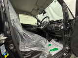 オイル・タイヤ交換などの日常整備などはもちろん、車検対応、事故や故障の修理対応など、様々な場面にてお客様をサポート致します。