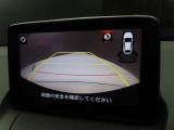 バックモニターを装着していますので、狭い場所での切り返しや車庫入れも安心ですね。