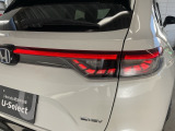 特徴的なデザインで後方からの確認しやすいLEDリアコンビネーションランプ