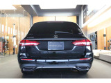 メルセデス・ベンツはドイツ本国シュツットガルト近郊でのメルセデス自車が関わった重大事故を、40年以上に亘って調査しています。エアバッグやシートベルトテンショナーは、この調査の結果生み出されました。