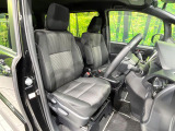 運転席シート廻りは使用感も少なく、良好な状態となっています。丁寧に使われていたことがよくわかりますね。