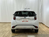 バックカメラが付いているので後方確認が非常にしやすいです。今や運転初心者も熟練者も必須装備!ついていて損はないですね♪