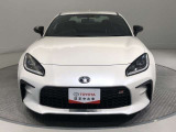 「フロントマスク」です。車の印象を決めるのは【顔】。この車の顔つきは、きっとあなたにピッタリ!?