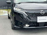 【LEDヘッドランプ】鮮やかな白色光で、クリアな視界を確保するLEDヘッドランプを装備しています。