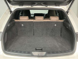 レクサス車らしい細部までこだわった高級感と見る人を一目で虜にするエモーショナルな魅力を持ち合わせております。