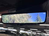 【デジタルインナーミラー】後席の大きな荷物や同乗者で後方が確認しづらい時でも安心!カメラが撮影した車両後方の映像をルームミラー内に表示。クリアな視界で状況の確認が可能です!