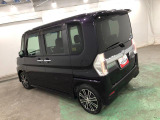 雨の日も濡れずにサッと乗り込める両側電動スライドドアです。