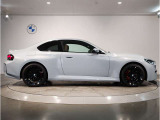 【BMWの伝統-3】BMWのお車は、&ldquo;駆け抜ける歓び&rdquo;を体現しております。走行の安定性とコーナリングの良さを追求し、思い通りにハンドルの操作可能です。
