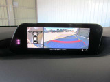 360&deg;ビューモニターを搭載しています。コーナーセンサーと合せてお使いいただくことで、安全、安心にお車の取り回しを行っていただけます。