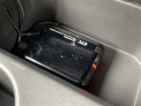 【ETC】有料道路を利用する際に料金所で停止することなく通過できる、ETC車載器(ノンストップ自動料金収受システム機器)が装備されています。セットアップを行うことで利用可能になります。