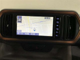 ナビを装備。タッチパネル式で使いやすく、お出かけもラクラクです。
