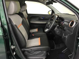 高いホールド性で運転姿勢が安定します。長距離ドライブでも疲れにくいのが魅力です。快適なドライビングライフをお送りください♪