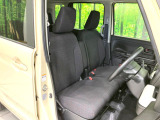 運転席シート廻りは使用感も少なく、良好な状態となっています。丁寧に使われていたことがよくわかりますね。