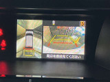 【パノラミックビュー&バックビュー】駐車時の安全確認をする為に車両上方からの映像と後方カメラからのを同時に表示しバックガイドも付いているのでバックの苦手な方でも安心して運転出来ますよ。
