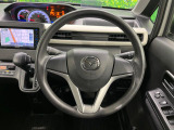 インテリアに合わせたデザインのステアリングは、運転される方のことも考え、運転しやすい形状、大きさです。是非一度、実際に触ってお確かめください。