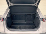 ■リアシートを倒せば、広いラゲージスペースが確保できますので、荷物の多い時は便利です!