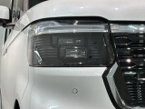 LEDヘッドライトは、点灯の瞬間から最大光量を発揮し、突然暗くなるトンネルなどでの安定感を高めます。