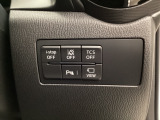 各種機能の切替スイッチは運転席パネル下に集約されています。任意で切り替え可能なため状況に合わせてお使いください。