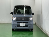 LEDヘッドライトを装備しています。LEDヘッドライトはとても明るく、雨の日や夜間走行も安全・安心です。オートライトコントロール付きで周囲の明るさに応じて自動で点灯・消灯します