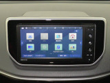 7型ナビゲーション付きです。バックカメラも付いて車庫入れ・駐車も安心です。Bluetooth対応機器を登録して快適な室内空間を実現できます。