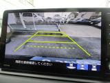 リアカメラで車庫入れ等をアシスト。