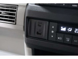 スマートフォンなどの音楽再生が可能なUSB接続ジャック装備車両です♪♪♪