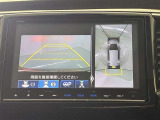 パノラミックビューモニター付きです。車両を上から見たような映像をディスプレイオーディオ画面に表示。運転席からの目視だけでは見にくい、車両周辺の状況をリアルタイムでしっかり確認できます。