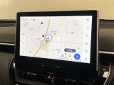 【10.5インチディスプレイオーディオ】各種オーディオ機能とスマホ連携機能を搭載。コネクティッドナビ対応。車載ナビ機能も搭載。機能の詳細につきましては、展示店舗までお尋ねください。