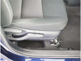 運転席にはシートアジャスター装備です☆彡