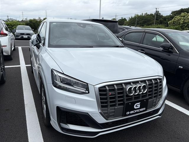 SQ2 2.0 4WD 禁煙車 赤黒レザーシート 純正ナビ