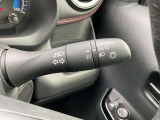 トンネル進入時や暗くなれば自動点灯するオートライトです。