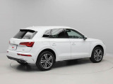 quattro(4WD)で雪道や滑りやすい道路はもちろんのこと日常の運転シーンでも安心と安全、さらにスポーティーなドライビング体験を提供します
