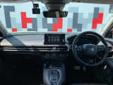 インパネ全体:視界が開けて前が見やすい設計です!安全に運転できます!