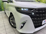 【三眼LEDヘッドライト】スタイリッシュな見た目の三眼LEDヘッドライトを装備♪スタイルだけでなく、夜間の走行も視界良好で安心してお乗りいただけます。
