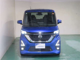 明度の高いLEDヘッドライトで、夜間の運転も安心です。