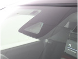 サポカーSとは、衝突被害軽減ブレーキに加えて、高齢者に多いと言われている踏み間違い事故防止をサポートする機能です。詳しくは販売店スタッフまでおたずねください。