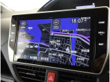 純正ナビを装備。タッチパネル式で使いやすく、お出かけもラクラクです。