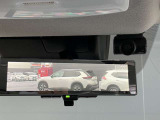 スマートルームミラーも付いてます☆後方ピラーや荷物、後席に同乗している方や曇りなど視界が遮られた場合でも後方カメラからの映像で安全確認をすることが出来て安心です☆