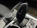 ●MTモード付きAT:通常は自動でおこなわれる変速(ギアチェンジ)をドライバーの操作によって意図的に変えられるシステムです。より一層普段のドライブをお楽しみいただけます!
