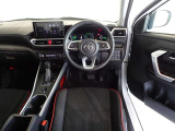 視界良好、操作しやすい運転席です。