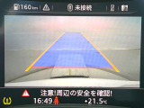 ●ガイドライン付きバックカメラ:不安な駐車もこれで安心!ガイドライン付きなので狭い箇所での駐車もラクラクです!