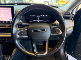 ステアリングを握れば目の前にJeepワールドが広がります!
