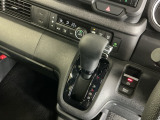 発進時から滑らかに加速する無段階変速のCVTはストップ&ゴーの多い街の中も快適です