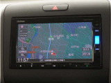 純正スタンダードインターナビ(VXM-185VFi)&バックカメラが装備されているので、普段の使い勝手もロングドライブも快適です。